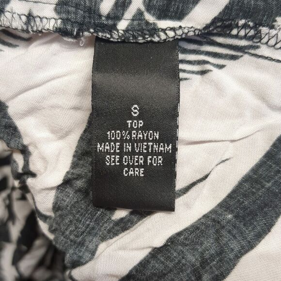 AGB Sleeveless Casual Dress  With Pockets Women's Size Small - Picture 7 of 8